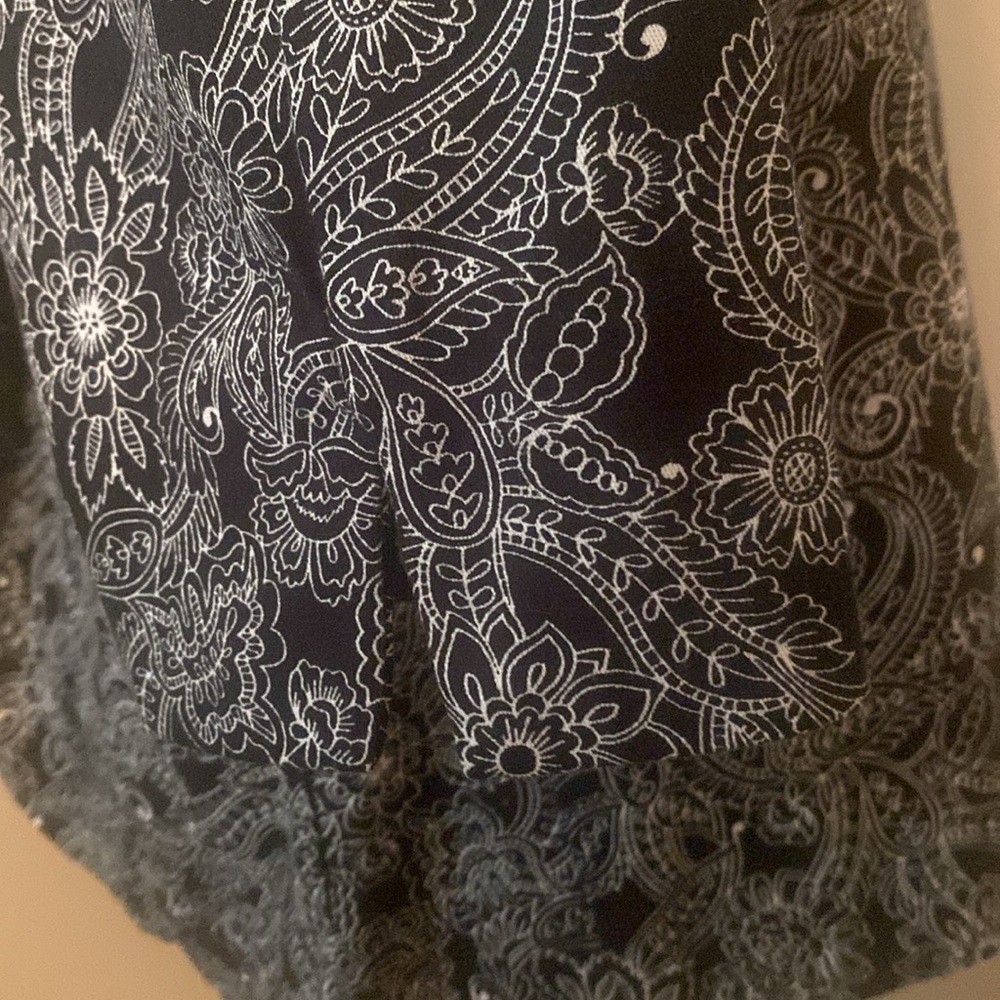Briggs New York bl/wh paisley jacket, one front button, Sz 16W, unlined, EUC - Picture 2 of 8
